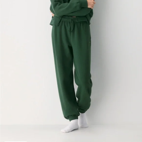 Aritzia Campus Green Crewneck Sweatshirt and Jogger Set - Picture 4 of 6